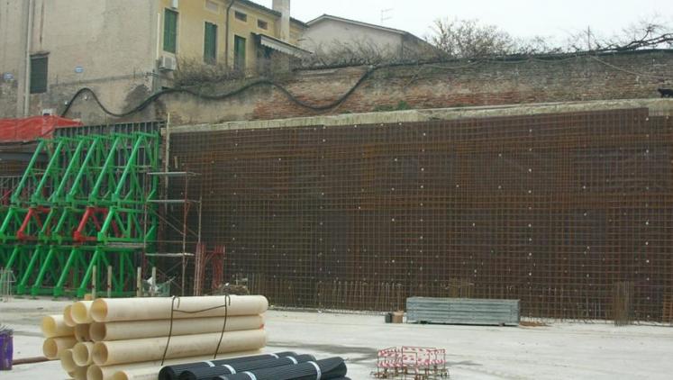 Membrana drenante FONDALINE PLUS en muro de contención